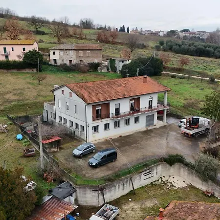 Burnie's Cozy Old Factory Дом отдыха *